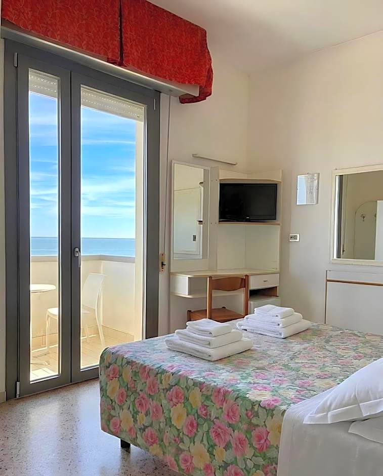 Hotel Columbia Frontemare