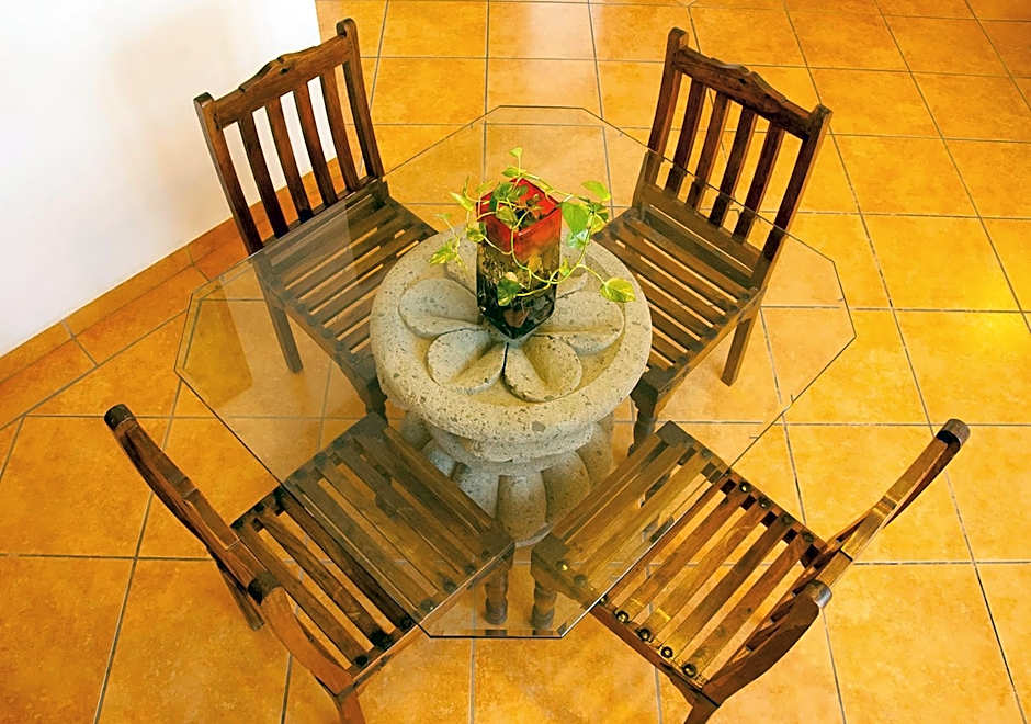 El Encanto Inn & Suites