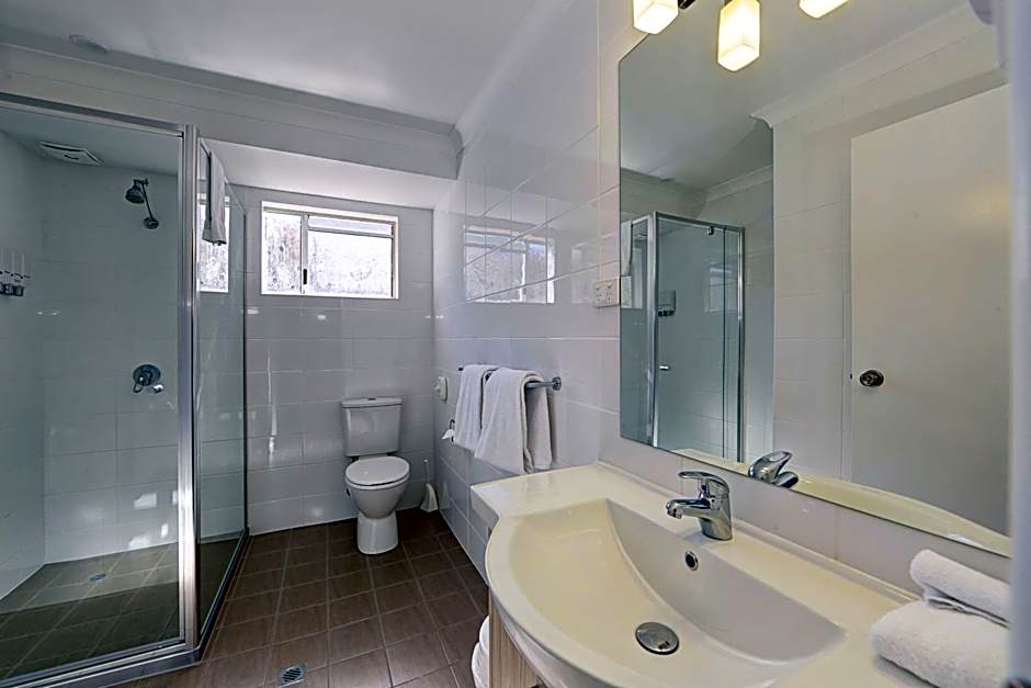 Smart Motels Bert Hinkler