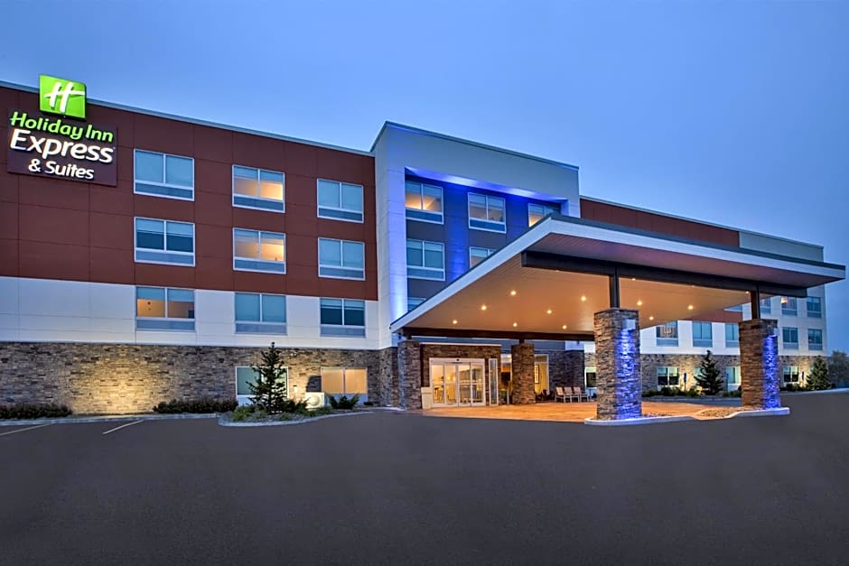 Photo 1 of 50 of Holiday Inn Express & Suites Parkersburg East By IHG