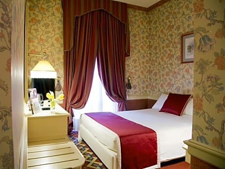 Standard Room Queen Bed