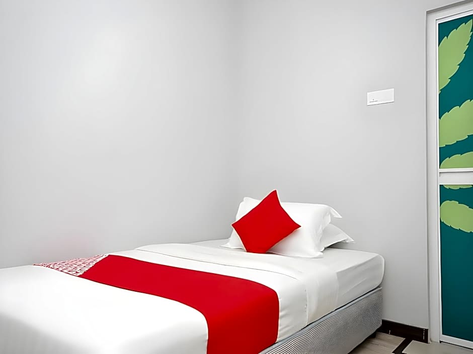 ADA Hotel & Apartment