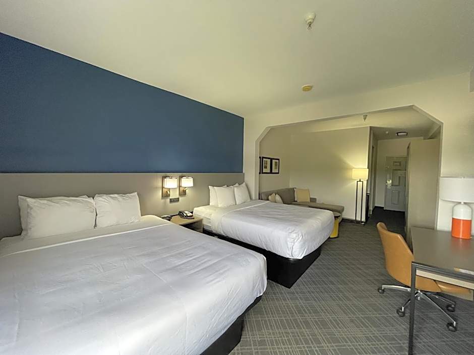 Comfort Suites