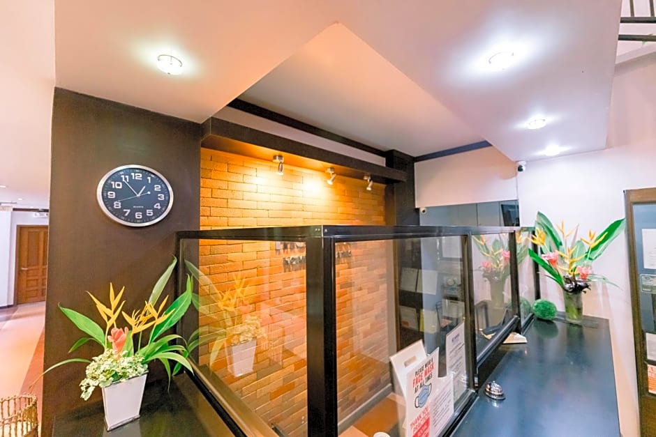 Madonna Hometel and Suites