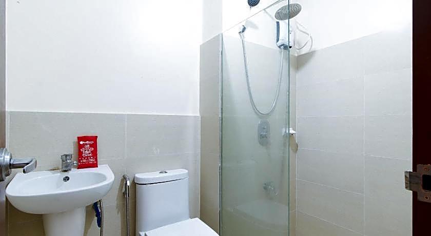 RedDoorz Plus @ Cuarto Verde Staycation