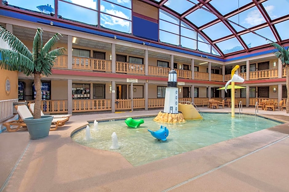 AmericInn by Wyndham La Crosse Riverfront-Conference Center