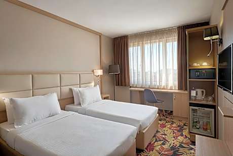 Standard Room with Garden View