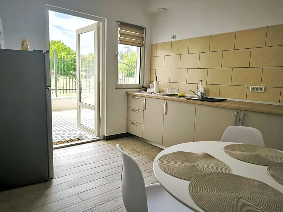 Adriana Touristik Hostel 3 Stele Arad