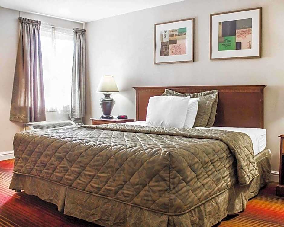 Rodeway Inn Huntington Station
