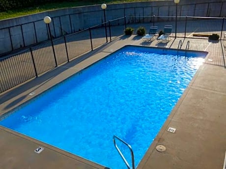 GuestHouse Inn St. Joseph