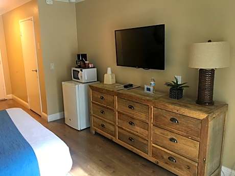 Standard Queen Room