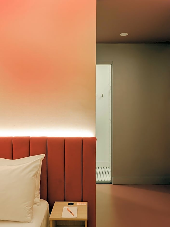 Rose Hôtel Invisible