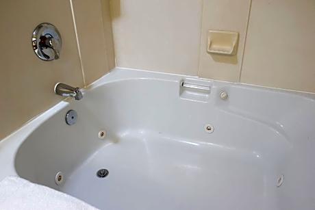 One-Bedroom Suite with Jetted Tub