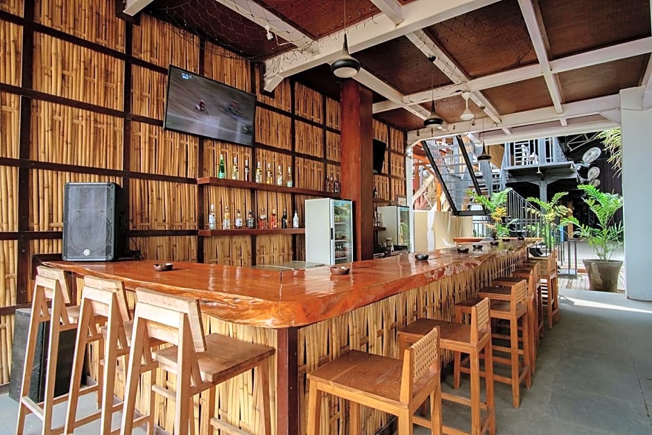Gili Sands Hotel & Bar