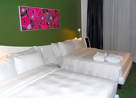Superior Quadruple Room (2 Double Beds)