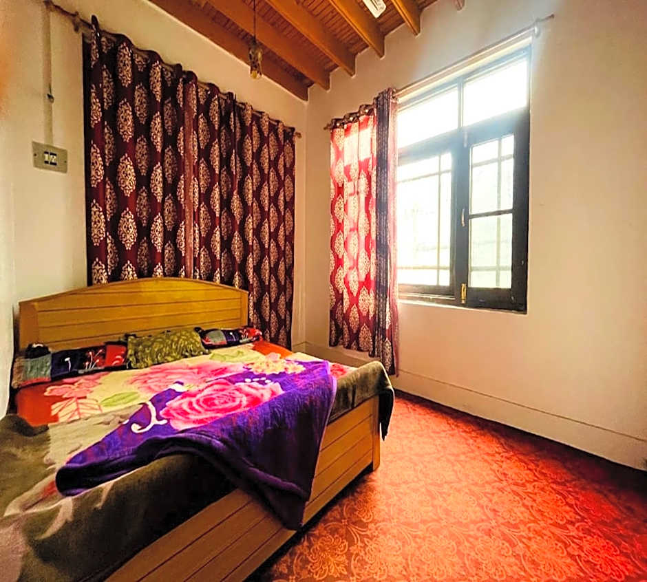 Gudoo Paying Guest House