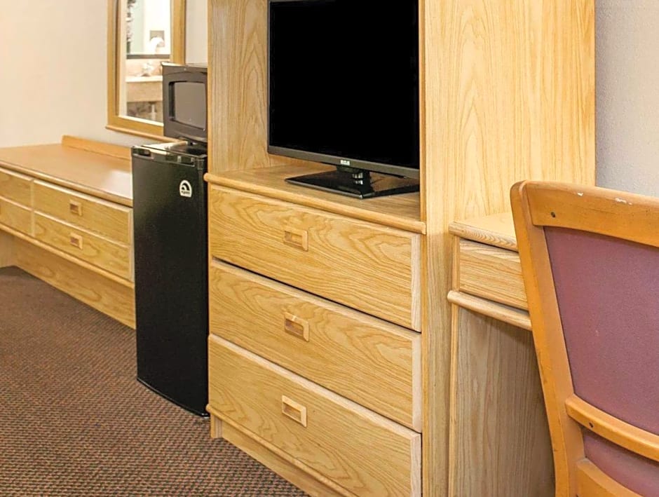 Quality Inn & Suites Greensburg I-74