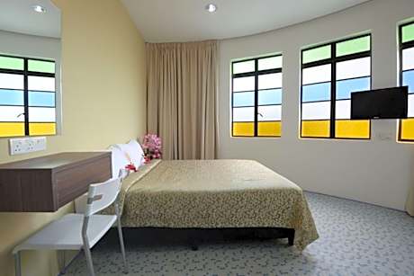 Deluxe Queen Room