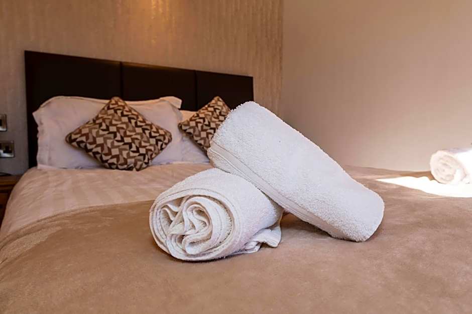 Herons Lake Retreat Hot Tub Lodges