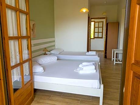 Triple Room with Sea View