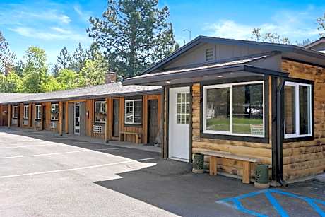 Lake Village Lodge