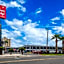 Econo Lodge Inn & Suites