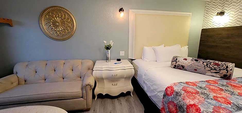 Dragonfly Inn & Suites