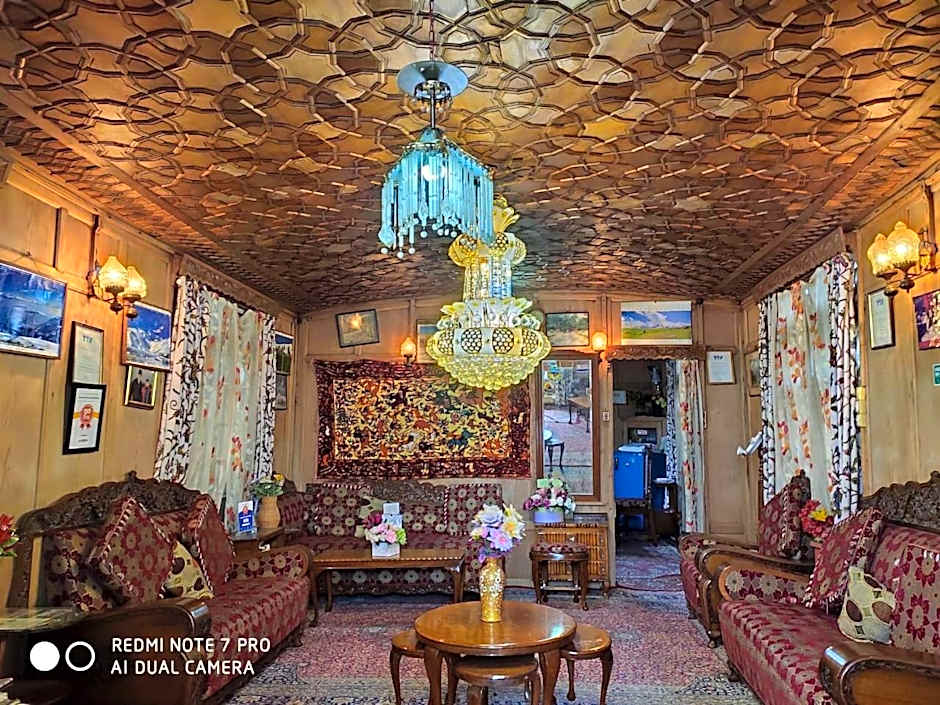 Young Shahzada Group of Houseboats