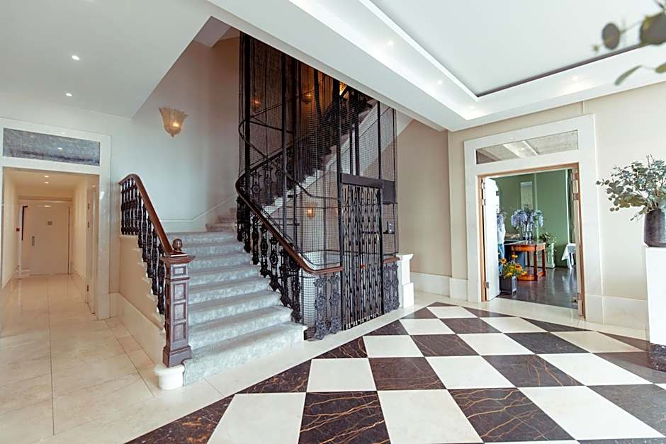 The Chatsworth Hotel