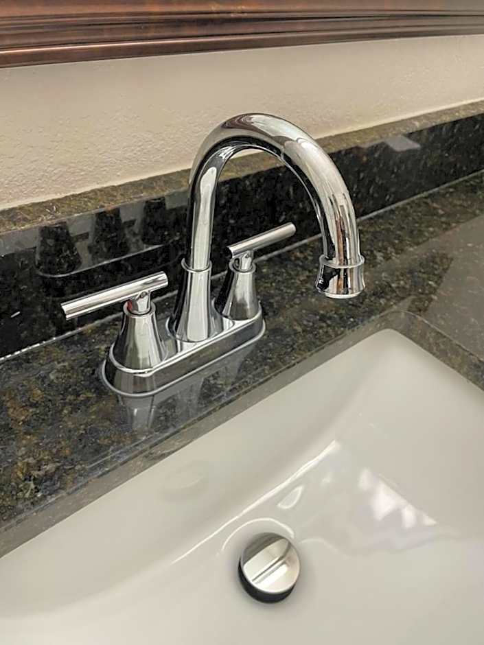 Days Inn by Wyndham Irving Grapevine DFW Airport North