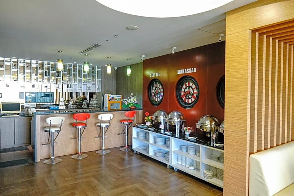 Empress Hotel Makassar City Center by LIFE