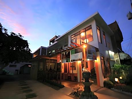 Antonios Pension House