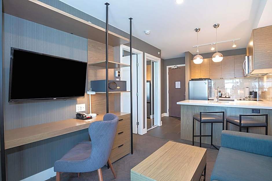 Sandman Signature Calgary Airport Hotel