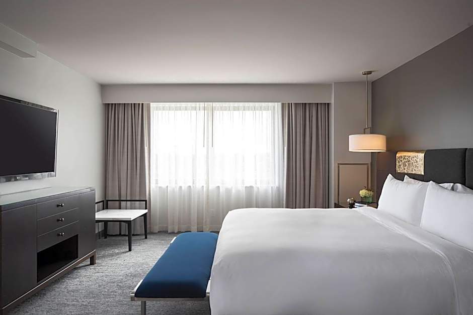 The Baronette Renaissance by Marriott Detroit-Novi Hotel