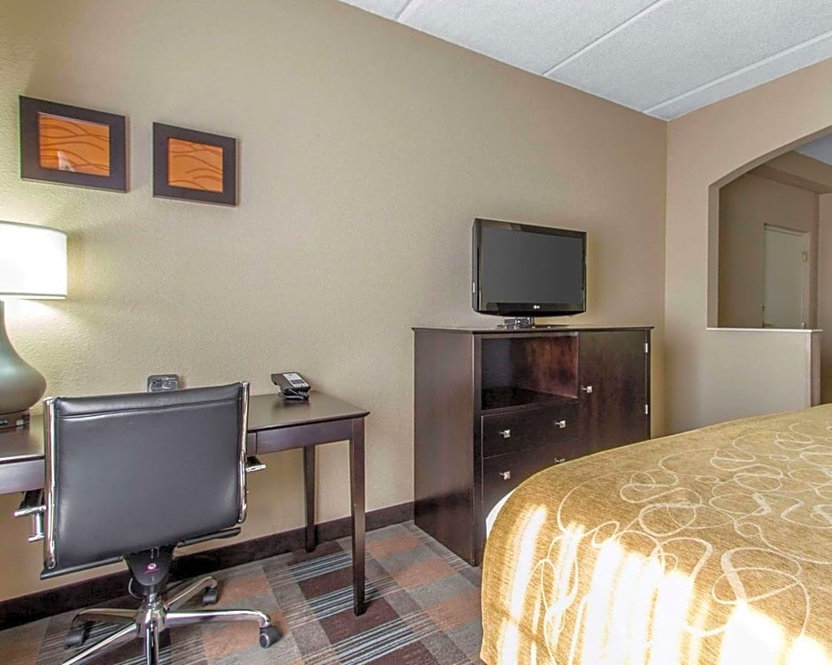 Comfort Suites Airport