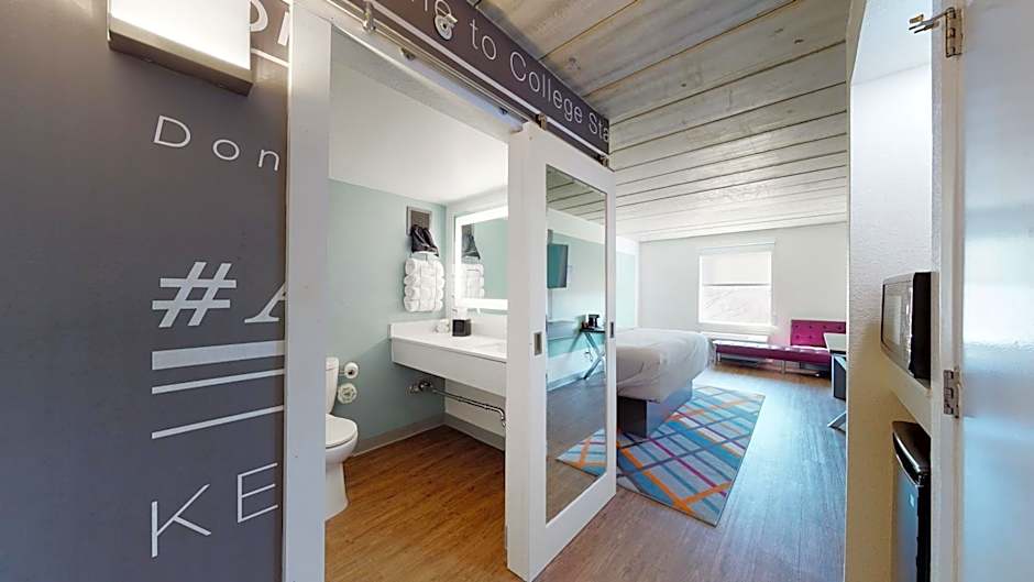 voco College Station Aggieland