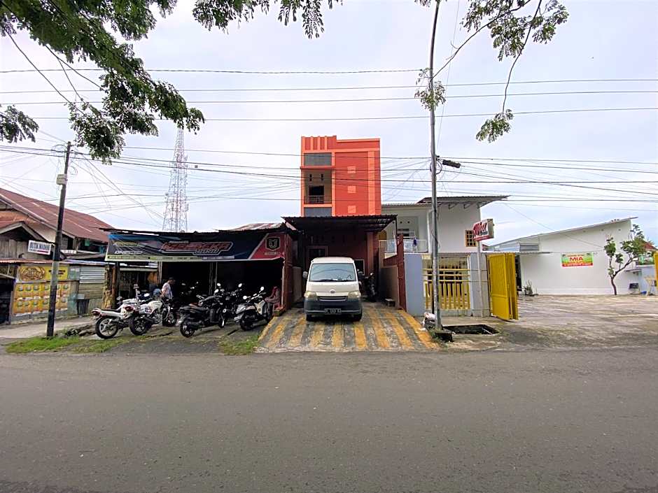 RedDoorz near GOR Lagaligo Palopo