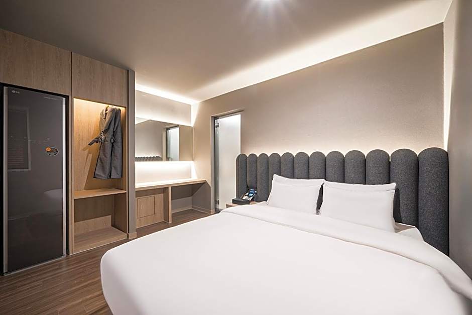 Gyeongju Poverta Hotel