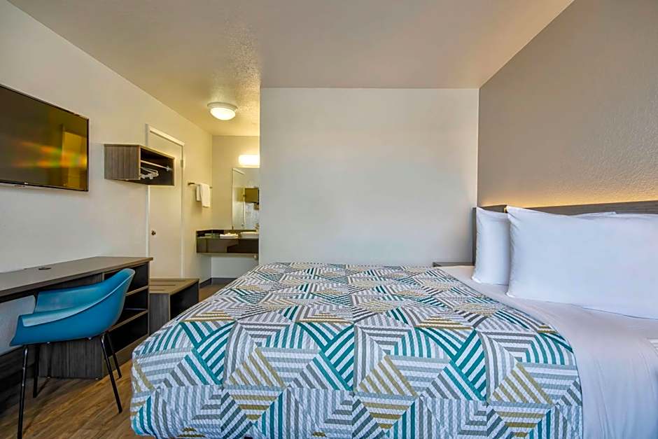 Studio 6 Albuquerque NM Midtown