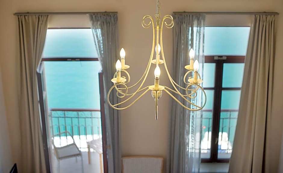 Porto Enetiko Suites