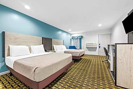 Queen Room with Two Queen Beds - Non-Smoking