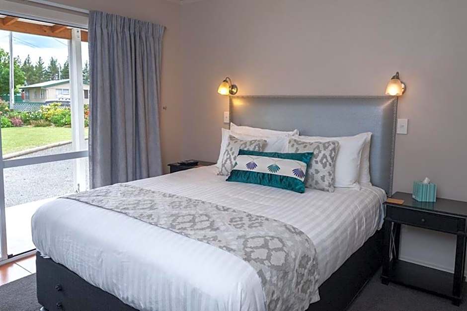 Mountain Chalets Motel