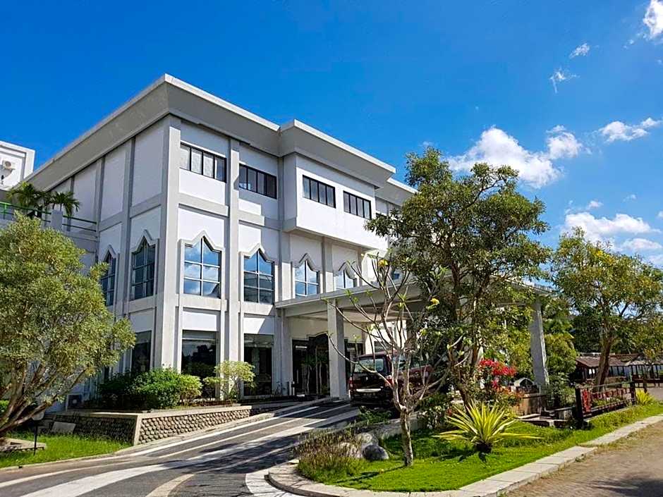 Grand Royal BIL Hotel