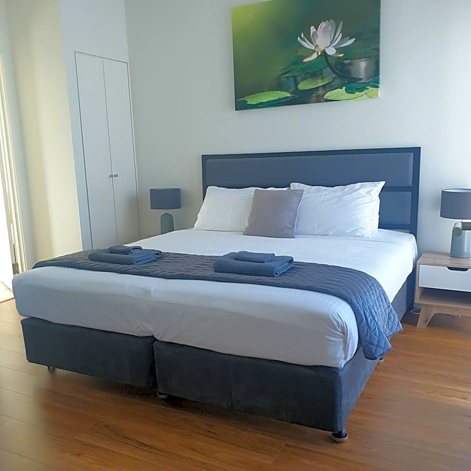 Waterfront Melbourne Apartments