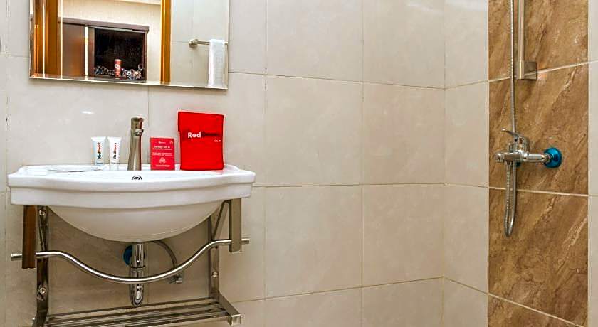 RedDoorz Plus @ Dipatiukur