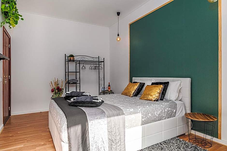 Avenue View Rooms - Guest House