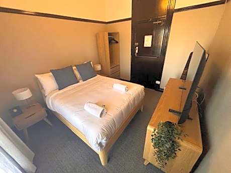 Double Room Ensuite Bathroom