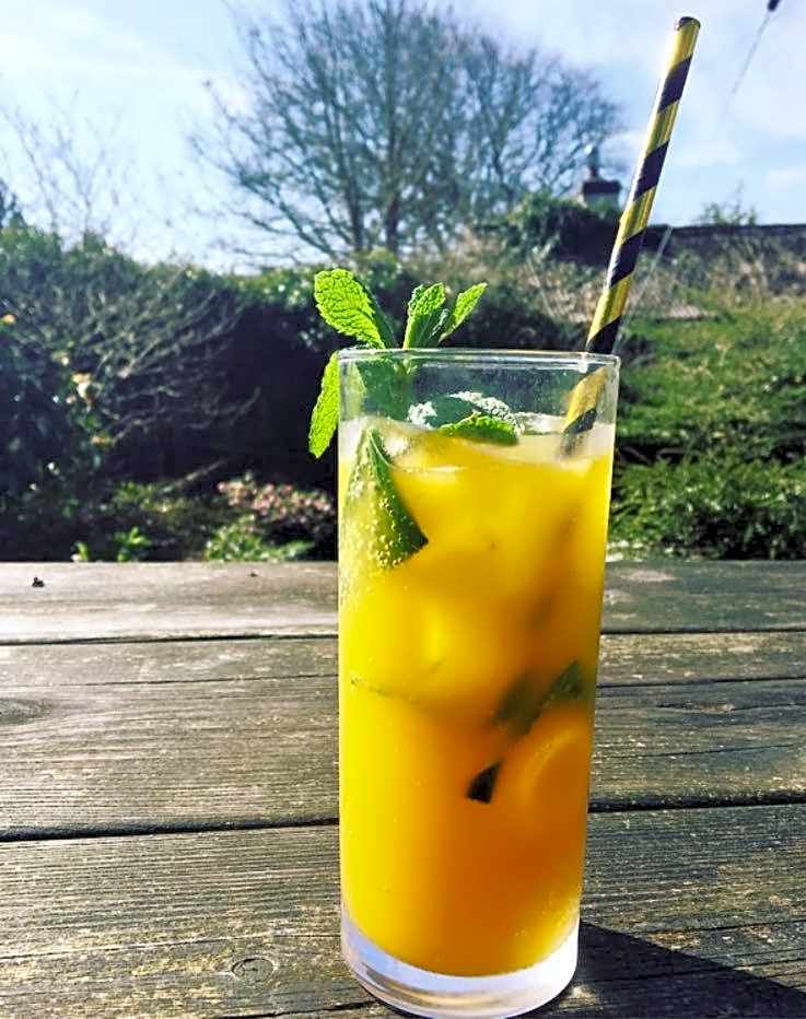 The Hoops Inn & Country Hotel