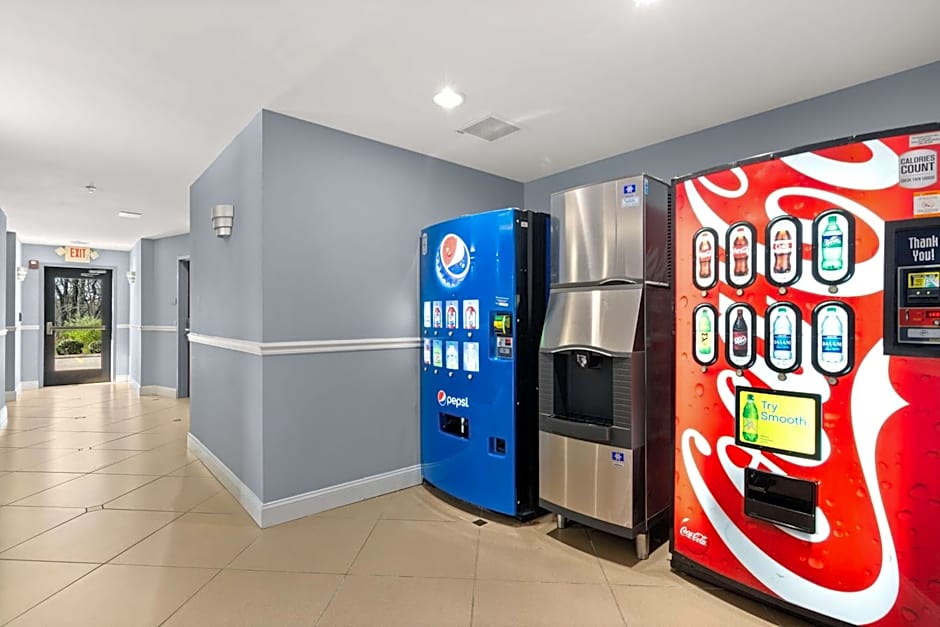 Portland Inn & Suites