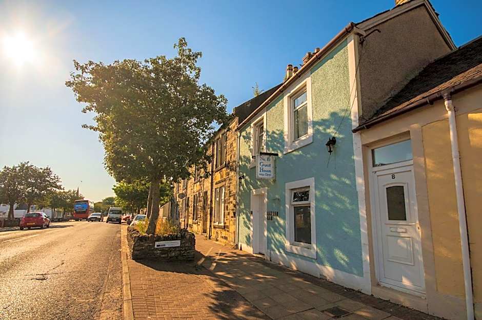 Irvine Riverside Guesthouse by Paymán Club